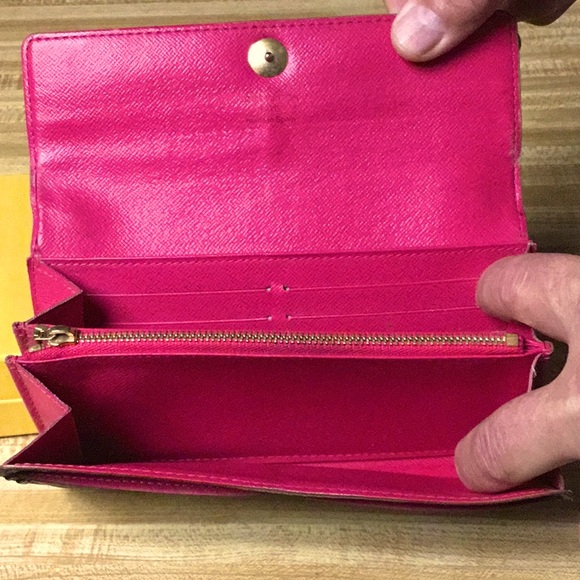 Louis Vuitton Wallet - Picture 3 of 7